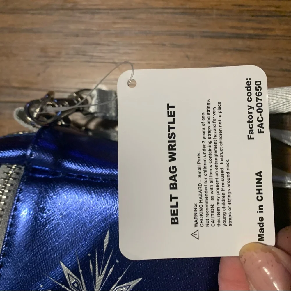 Disney Frozen 2 Belt Bag Wristlet, New With Tag - Picture 6 of 6